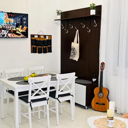 The Change House- Cozy Vibe Terasa Dormitoare Separate * 브라쇼브